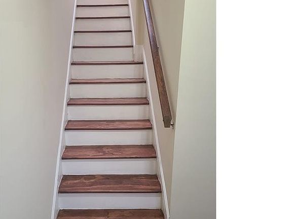 5th image of 1032A E 233rd St #1