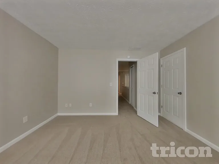 9870 Rivercliff Ln — Photo 15