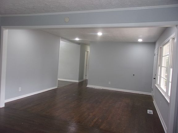 3rd image of 259 Dogwood Ln