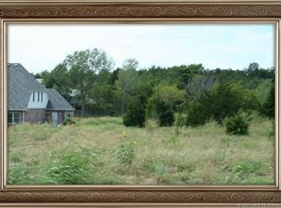 2808 Stonewall Dr, Bartlesville, OK 74006