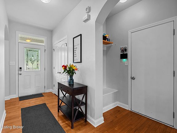 3rd image of 8924 Meadow Sweet Way