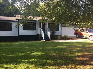 4602 Union Pl, Flowery Branch, GA 30542