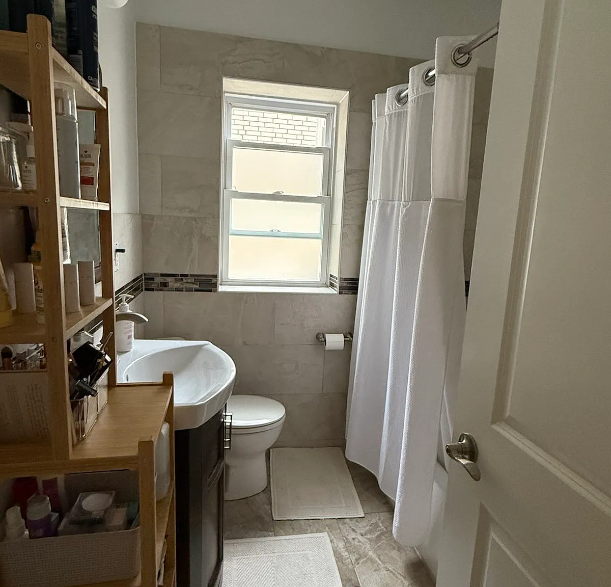 3 bed, 1400 sqft, $2,200 — Photo 3