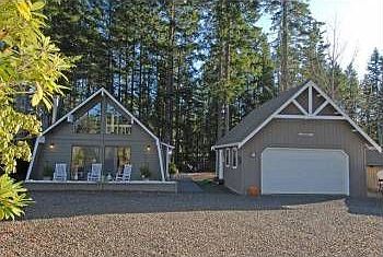 2nd image of 130 E Aycliffe Dr