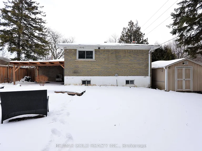 70 Greystone Cres — Photo 27