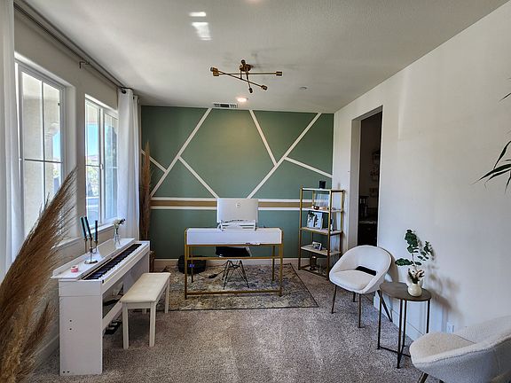 FAMILY ROOM/DEN/OFFICE AREA