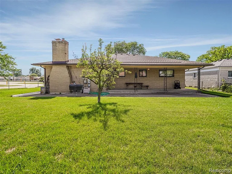 28506 Steele Dr — Photo 6