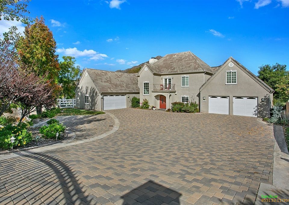 2nd image of 2652 Vista Del Rio