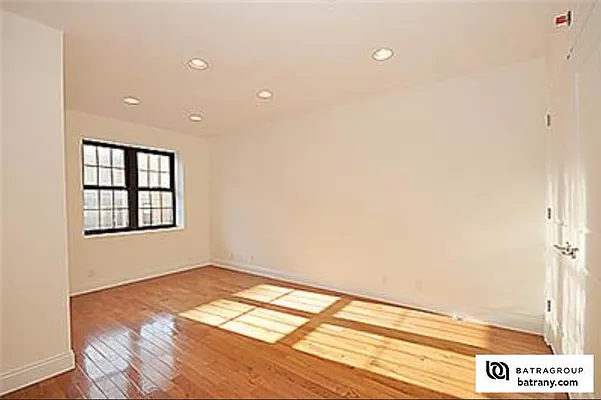 Rented by Batra Group Inc | media 18