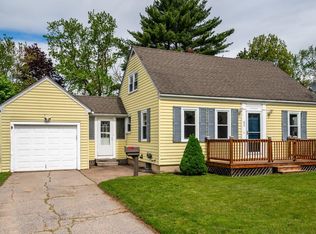 32 Park St, Rochester, NH 03867