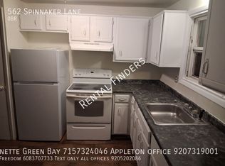 562 Spinnaker Ln, Green Bay, WI 54302