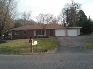 3704 Essary Dr, Knoxville, TN 37918