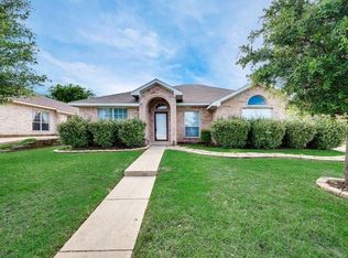 1209 Old Oak Dr, Cedar Hill, TX 75104