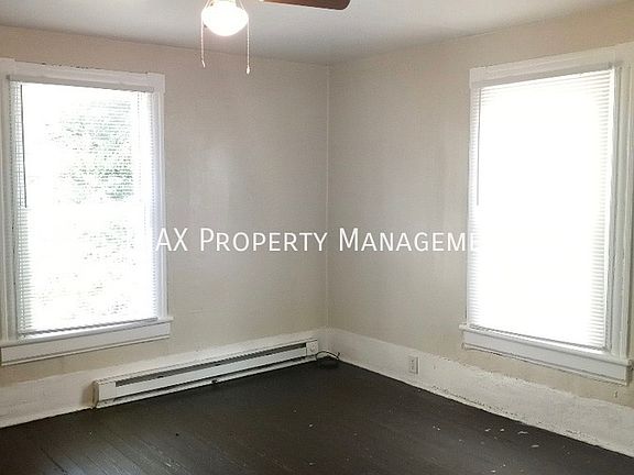 3rd image of 133 10 1/2 St SE Unit B