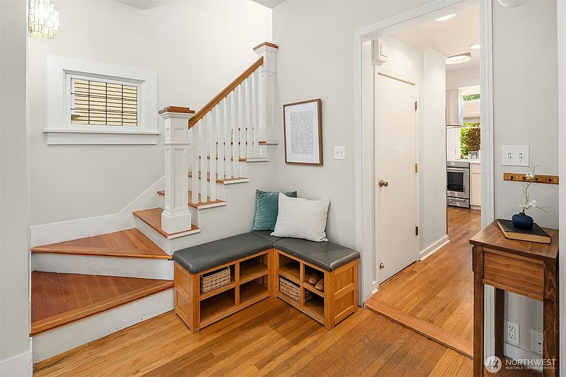 5th image of 5815 17th Avenue NE
