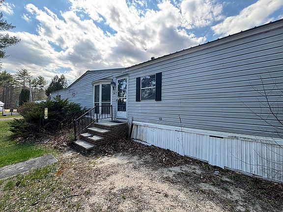 3rd image of 30 Pond Park Road