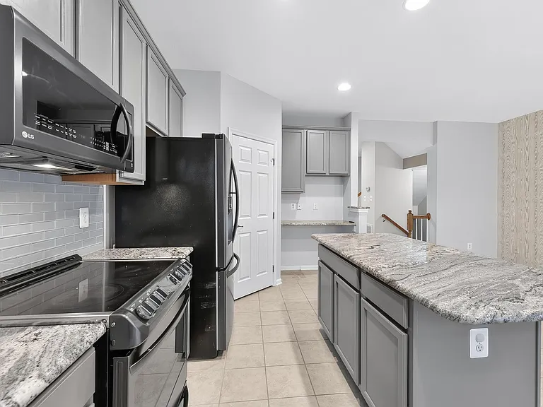 7015 Trek Way — Photo 19