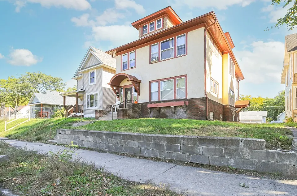 2646 Dupont Ave N #1