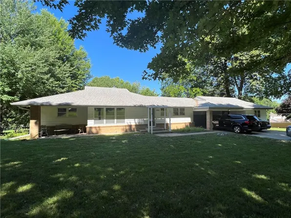 1501 N 2nd St, Atchison, KS 66002