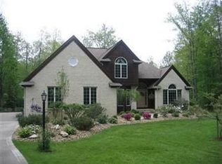 8515 Grouse Ridge Dr, Chardon, OH 44024
