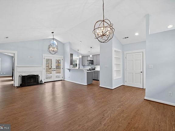 4th image of 7716 Frances Dr