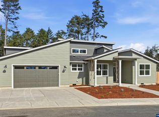 723 SE 42nd Pl, Newport, OR