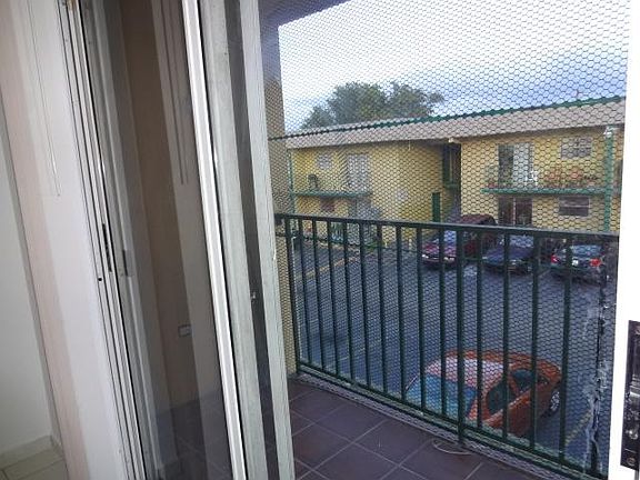 4th image of 4681 NW 9th St APT 208