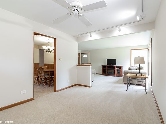3rd image of 10637 S Lockwood Ave