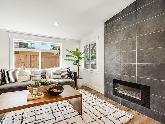 5th image of 943 Las Palmas Dr