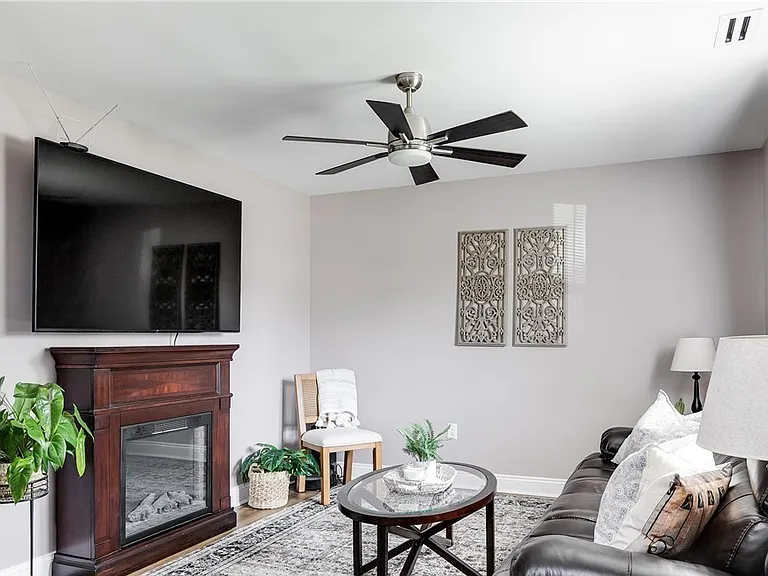 2712 Tavern Way — Photo 12