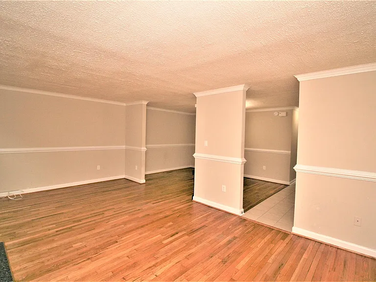 118 Middle Point Ct — Photo 3