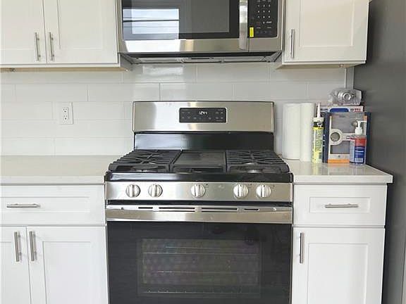 5th image of 588 Livingston Ave #2A