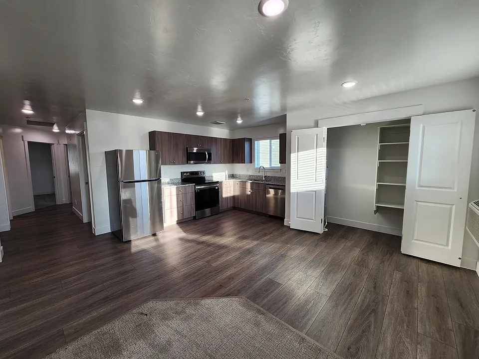 6084 Freedom Apt 4 - 4_05132025