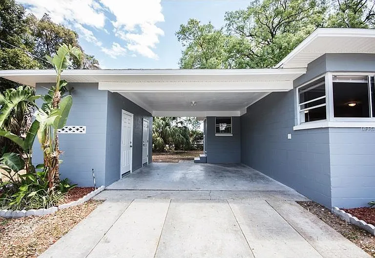 2909 Cornell Ave — Photo 2