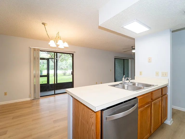 23 Catalonia Ct — Photo 16