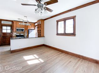 1713 W Belle Plaine Ave #3, Chicago, IL 60613