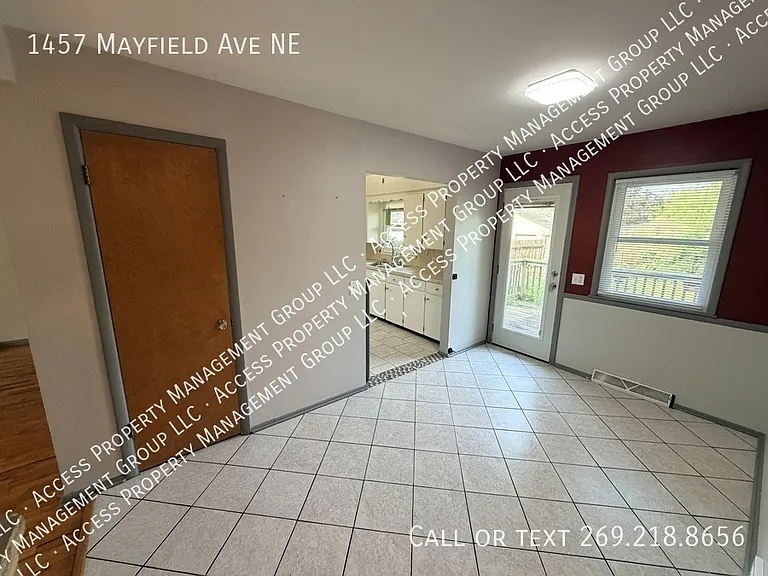 1457 Mayfield Ave NE — Photo 9