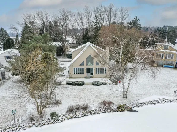 4503 Peninsula DRIVE, West Bend, WI 53095