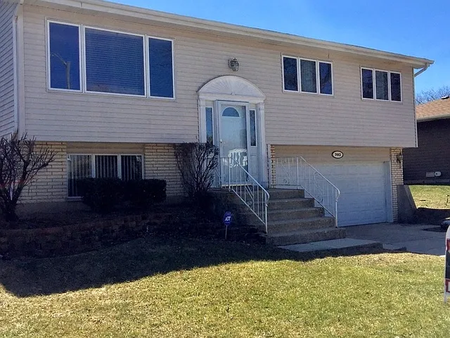 7443 163rd St photo 1