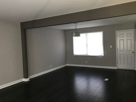 5th image of 918 Blackhawk Dr