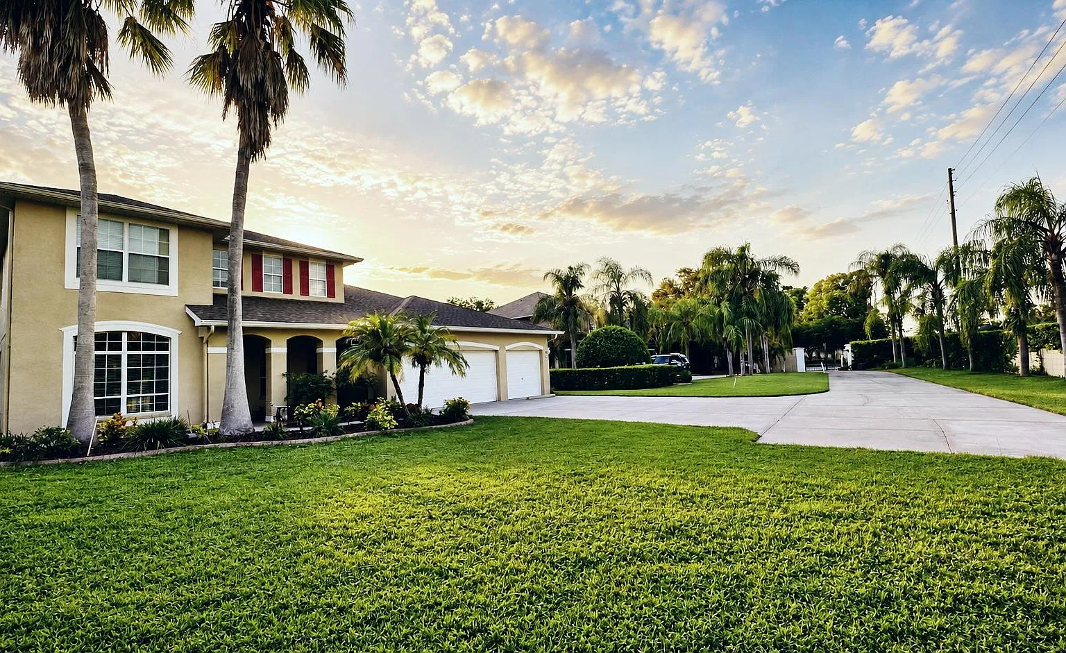 5 bed, 2840 sqft, $3,200 — Photo 2