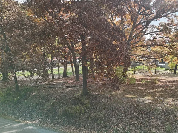 867 & 868 Lake Holiday Dr, Sandwich, IL 60548