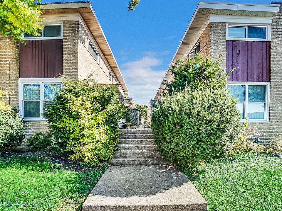 1st image of 1076 Des Plaines Ave