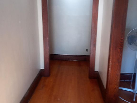 5th image of 21 Glenwood St Floor 1