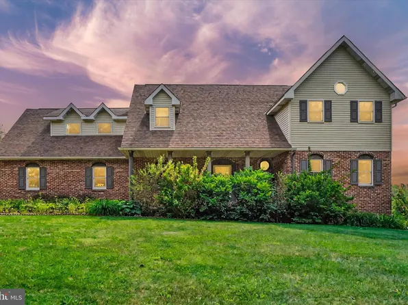 1646 Mill Rd, Seven Valleys, PA 17360