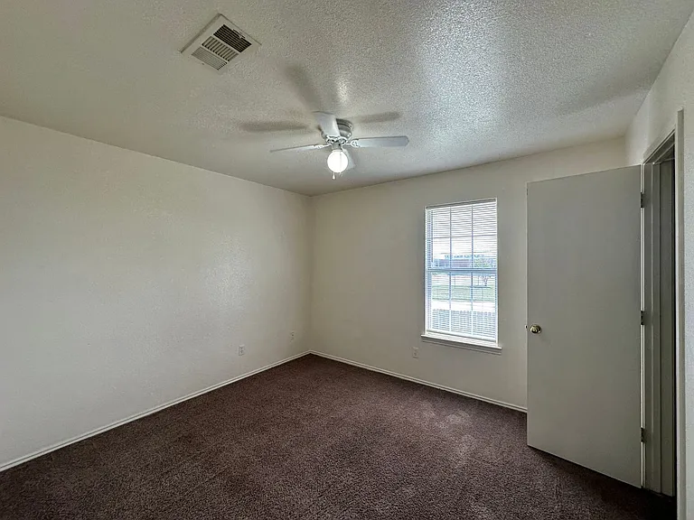 5910 Greengate — Photo 16