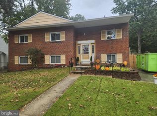 7931 Roxbury Dr, Glen Burnie, MD 21061