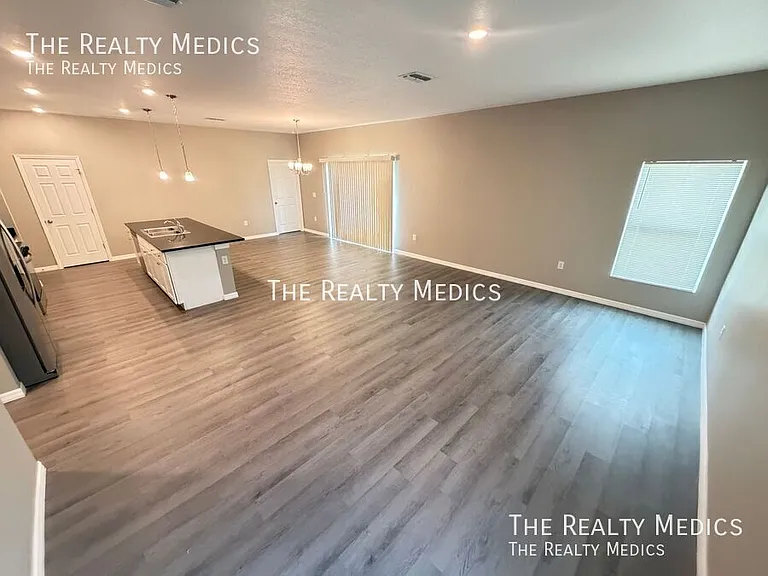 1611 Fannin Ave NW — Photo 5