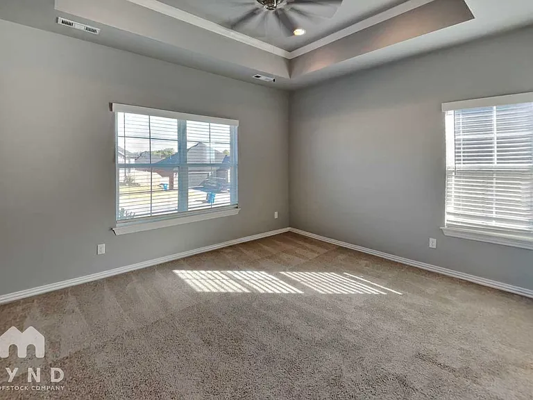 5903 SW Gentle Winds Ave — Photo 10