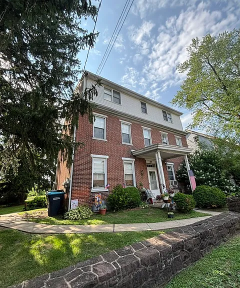282 Laurelwood Rd #1R — Photo 7